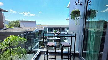 Room-a301- 1 Bedroom Corner Condo Forest