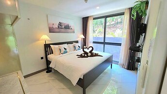 Room-a301- 1 Bedroom Corner Condo Forest