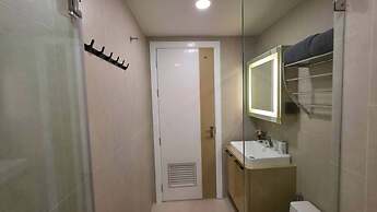 Room-a301- 1 Bedroom Corner Condo Forest