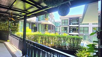 Room-a301- 1 Bedroom Corner Condo Forest