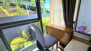 Room-a301- 1 Bedroom Corner Condo Forest