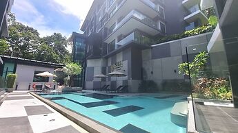 Room-a301- 1 Bedroom Corner Condo Forest