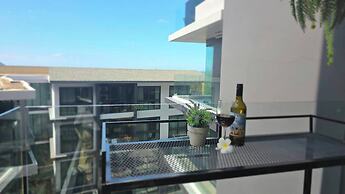 Room-a301- 1 Bedroom Corner Condo Forest
