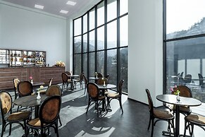 Ani Forest Hills Hotel and Resort