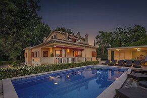Villa Rosa Magica
