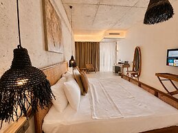 No.908 Sunset Hotel