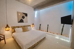 No.908 Sunset Hotel