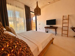 No.908 Sunset Hotel