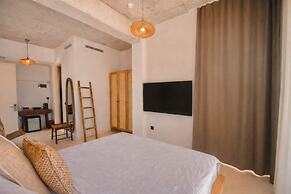 No.908 Sunset Hotel