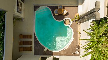 No.908 Sunset Hotel