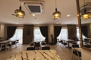 Dorana Art Hotel