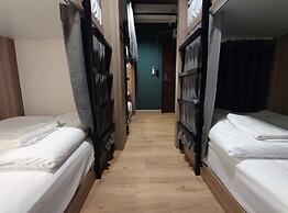 N5 Ratchawong Hostel
