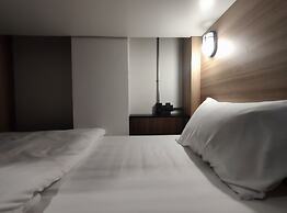 N5 Ratchawong Hostel
