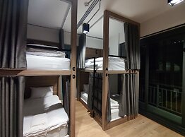 N5 Ratchawong Hostel