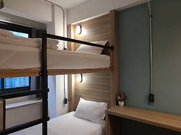 N5 Ratchawong Hostel