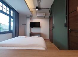 N5 Ratchawong Hostel
