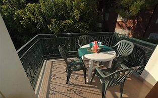 Spacious and Comfortable Flat Close to the Centre