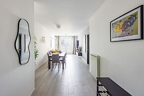 Casa Kenzo With Parking by Napoliapartments
