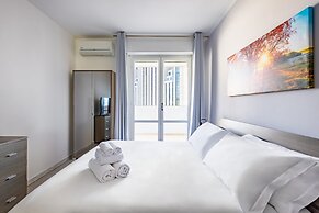 Casa Kenzo With Parking by Napoliapartments