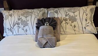 Room-comfortable and Spacious Double En-