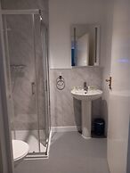 Room-comfortable Spacious Double Ensuite