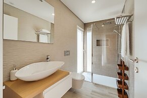 Paraty Villa by Cadenzalux