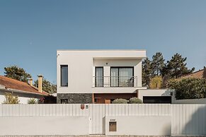 Paraty Villa by Cadenzalux