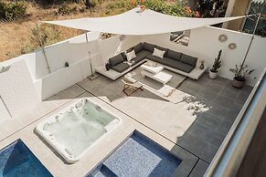 Paraty Villa by Cadenzalux