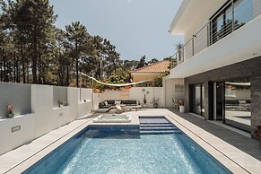 Paraty Villa by Cadenzalux
