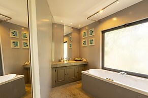 Carmim Villa by Cadenzalux