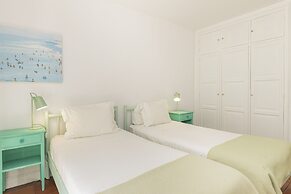 Coastal Charm Chalet by Cadenzalux
