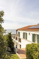 Coastal Charm Chalet by Cadenzalux