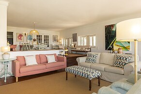 Coastal Charm Chalet by Cadenzalux