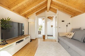 Cascais Petit Bijou by Cadenzalux