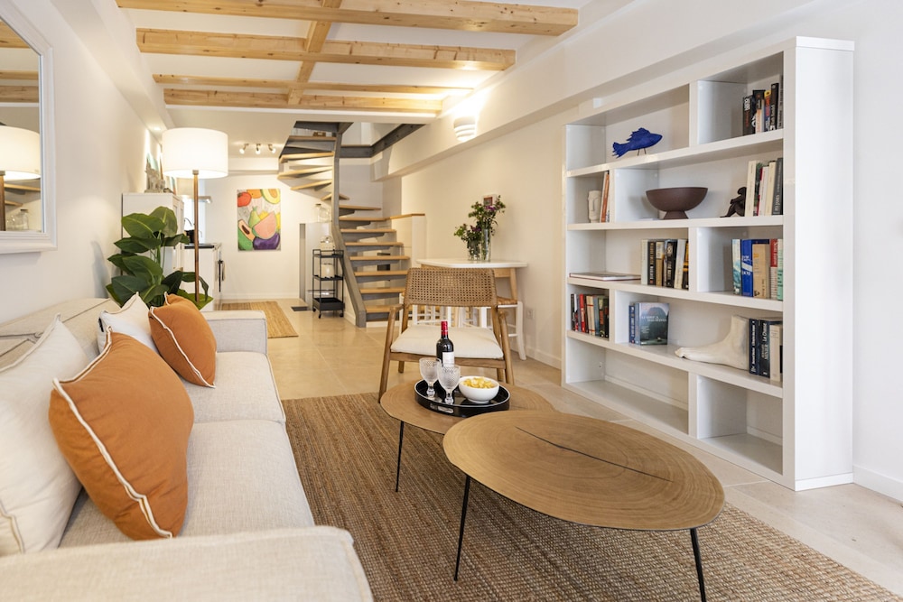 Cascais Petit Bijou by Cadenzalux