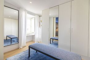 Chiado Rooftop Apartment by Cadenzalux