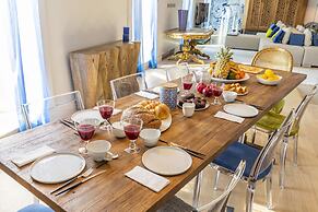 Chiado Rooftop Apartment by Cadenzalux