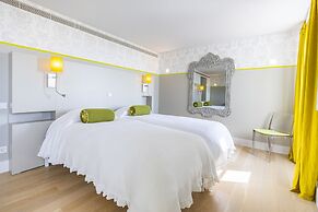 Chiado Rooftop Apartment by Cadenzalux