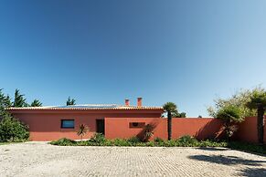 Garden Seaside Villa by Cadenzalux