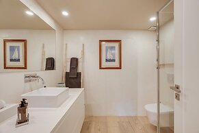 Light Villa by Cadenzalux