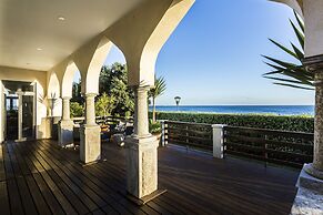 Seafront Manor by Cadenzalux