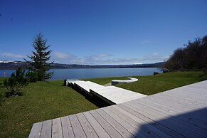 Sansui Lakeside Villa
