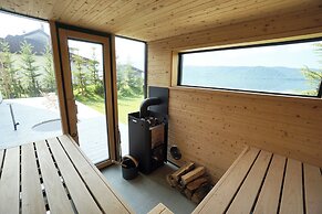 Sansui Lakeside Villa