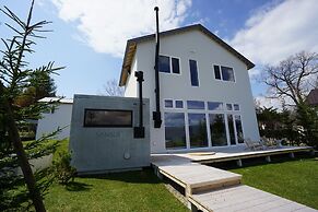 Sansui Lakeside Villa
