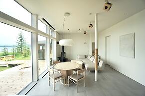 Sansui Lakeside Villa