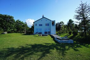 Sansui Lakeside Villa