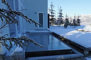 Sansui Lakeside Villa
