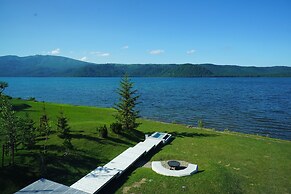 Sansui Lakeside Villa