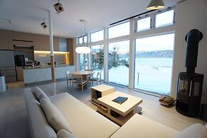Sansui Lakeside Villa