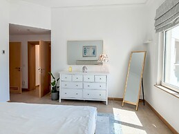 Upgraded 2BR Apartment at the Beach - Shoreline 1
